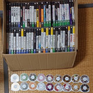 ソニー(SONY)のPSP UMD 62種/74本セット 動作未確認 ジャンク 送料込み  ソニー (携帯用ゲームソフト)