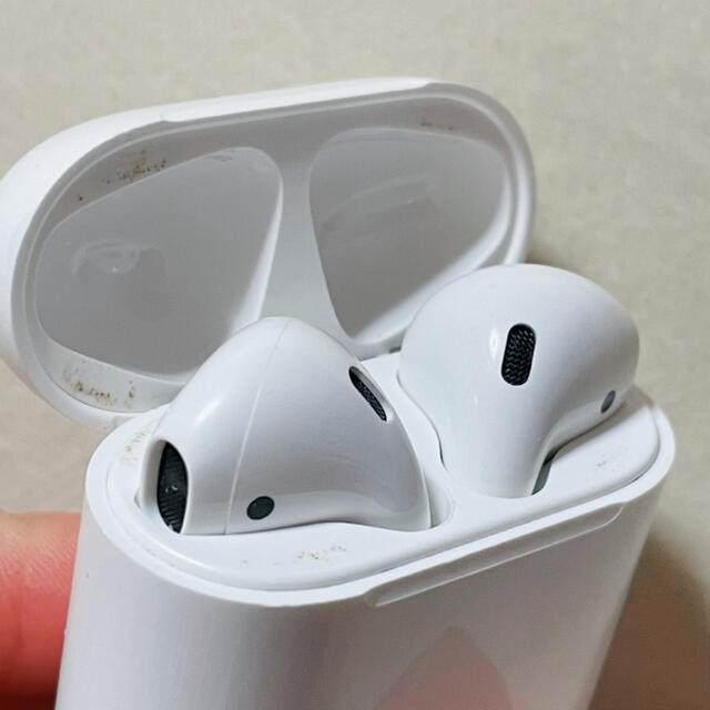 Apple(アップル)のAirpods エアポッツ　第1、第2世代 スマホ/家電/カメラのオーディオ機器(ヘッドフォン/イヤフォン)の商品写真