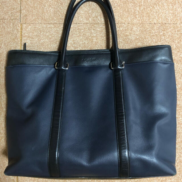 COACH(コーチ)のコーチ トートバッグ M1721-F54758 ブラック×ネイビー2WAYバッグ メンズのバッグ(トートバッグ)の商品写真