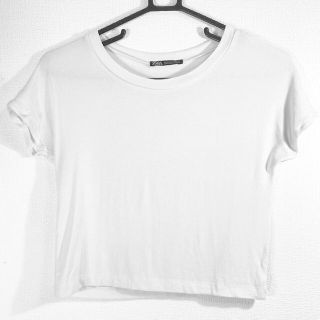 ザラ(ZARA)の【新品未使用】ZARA 白Tシャツ カットソー トップス(Tシャツ(半袖/袖なし))