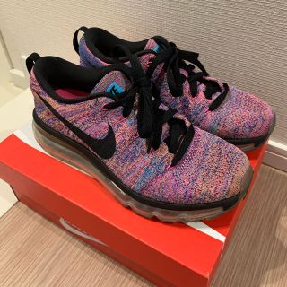 ナイキ(NIKE)のナイキNIKEフライニットレディーススニーカーマルチカラーピンク23美品(スニーカー)