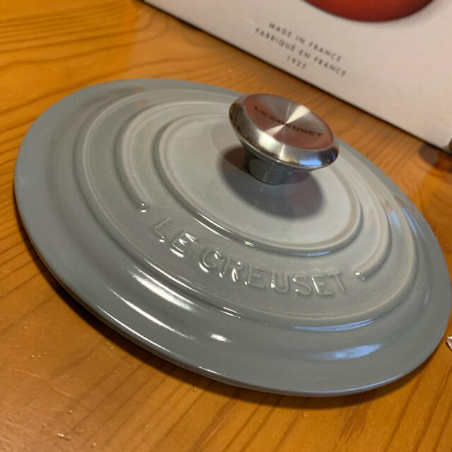 LE CREUSET(ルクルーゼ)のLe Creuset ル・クルーゼ　シグニチャー ココットロンド インテリア/住まい/日用品のキッチン/食器(鍋/フライパン)の商品写真