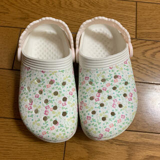 クロックス(crocs)のcrocs風サンダル 花柄 17cm(サンダル)