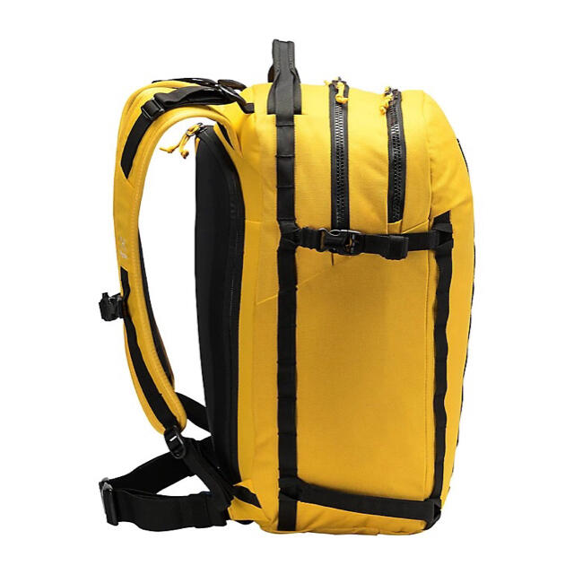 Haglofs(ホグロフス)のHAGLOFSホグロフス バックパック リュック エレイション30Lイエロー新品 メンズのバッグ(バッグパック/リュック)の商品写真