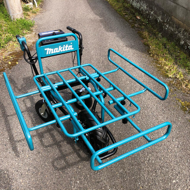 Makita トミー様 マキタ充電式運搬車 パイプフレーム荷台 CU180DZA65470の通販 by バタフライ's shop｜マキタならラクマ