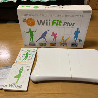 ウィー(Wii)のWii fit ボード⭐︎ソフト2本セット(家庭用ゲーム機本体)