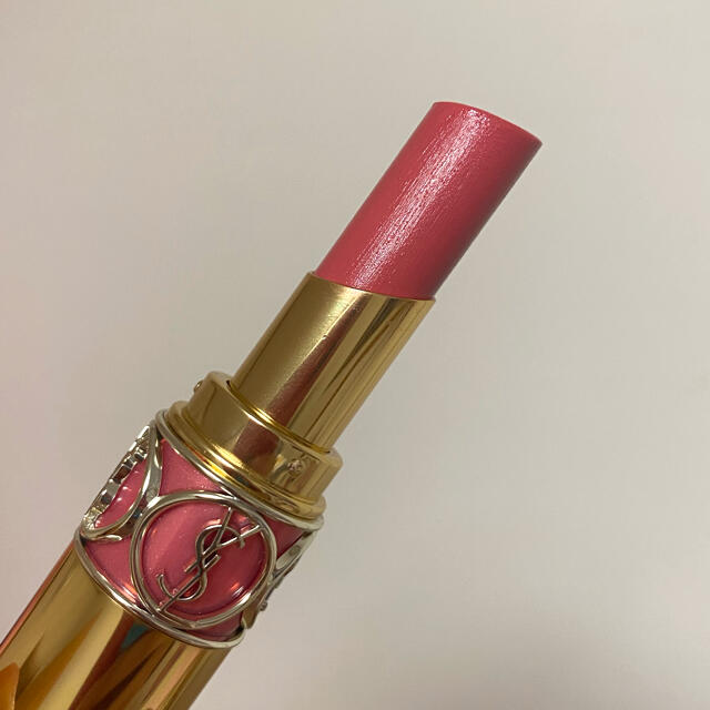 Yves Saint Laurent Beaute(イヴサンローランボーテ)のYSL ヴォリュプテシャインNO.13 コスメ/美容のベースメイク/化粧品(口紅)の商品写真