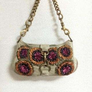 ミュウミュウ(miumiu)の新品《MIUMIU》 ミニバッグ(ショルダーバッグ)