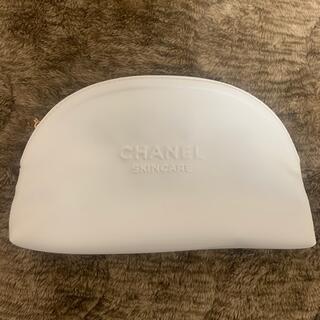 シャネル(CHANEL)のシャネル　CHANEL ポーチ　新品未使用　ホワイト　ノベルティ(ポーチ)