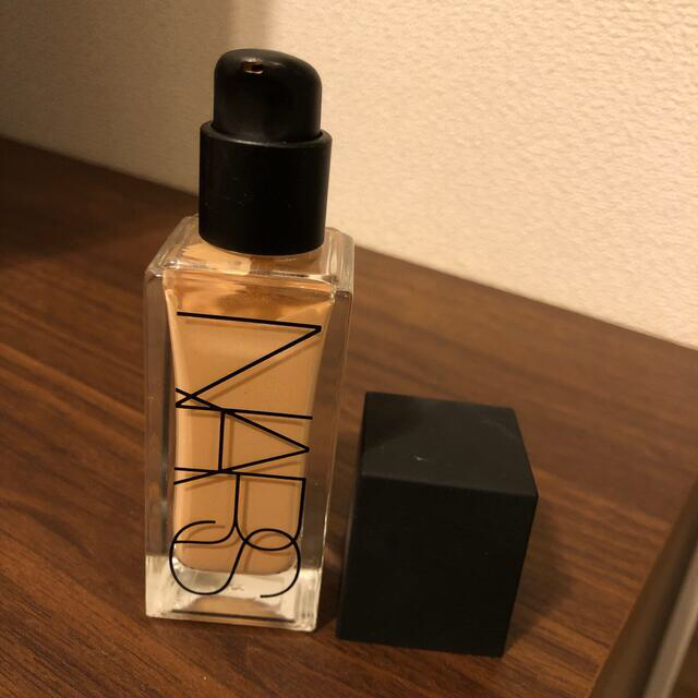 NARS(ナーズ)のNARS ティンティッドグローブースター コスメ/美容のベースメイク/化粧品(化粧下地)の商品写真