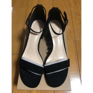 ザラ(ZARA)のサンダル 黒 24.5 ストラップ 新品(サンダル)