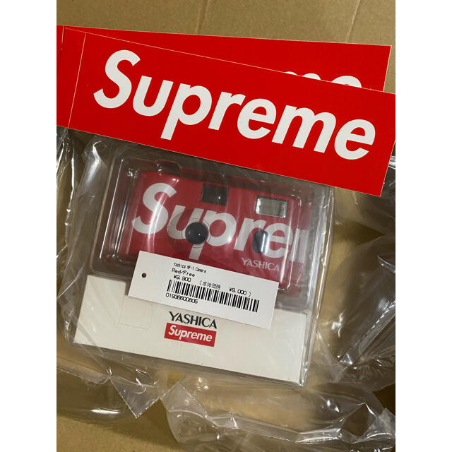 Supreme(シュプリーム)のsupreme  yashica red camera シュプリーム スマホ/家電/カメラのカメラ(フィルムカメラ)の商品写真