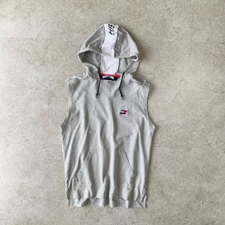 トミーヒルフィガー(TOMMY HILFIGER)のHILFIGER ATHLETICS ノースリーブ フード付き 刺繍 グレー(Tシャツ/カットソー(半袖/袖なし))