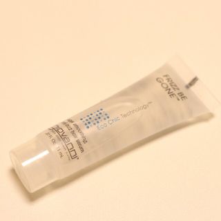 コスメキッチン(Cosme Kitchen)のジョヴァンニ　フリッズビーゴーン　スムージングヘアセラム(オイル/美容液)