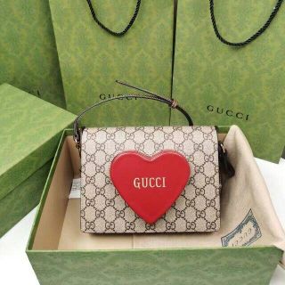 グッチ 新作の通販 900点以上 Gucciを買うならラクマ