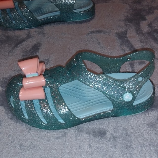 crocs(クロックス)のクロックス　🎗️サンダル　15.5cm キッズ/ベビー/マタニティのキッズ靴/シューズ(15cm~)(サンダル)の商品写真