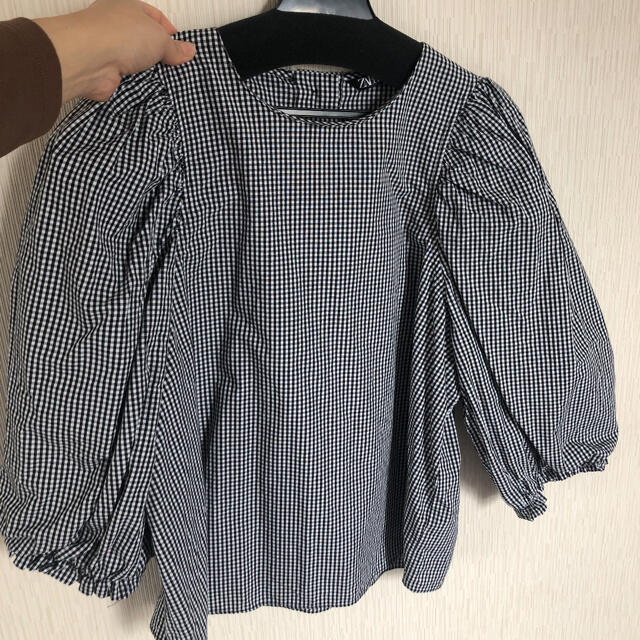 ZARA(ザラ)のギンガムチェック柄トップス レディースのトップス(シャツ/ブラウス(半袖/袖なし))の商品写真