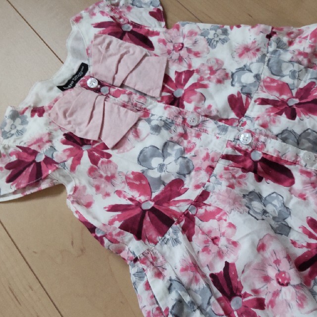 BeBe(ベベ)のべべ★花柄ワンピース キッズ/ベビー/マタニティのキッズ服女の子用(90cm~)(ワンピース)の商品写真