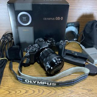 オリンパス(OLYMPUS)のOLYMPUS E-M5 Mark II(楽太郎様専用)(ミラーレス一眼)