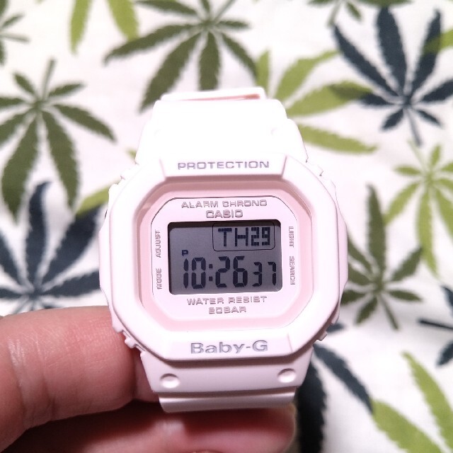 Baby-G(ベビージー)のCASIO Baby-G bgd-560　ジーショック　薄いピンク レディースのファッション小物(腕時計)の商品写真