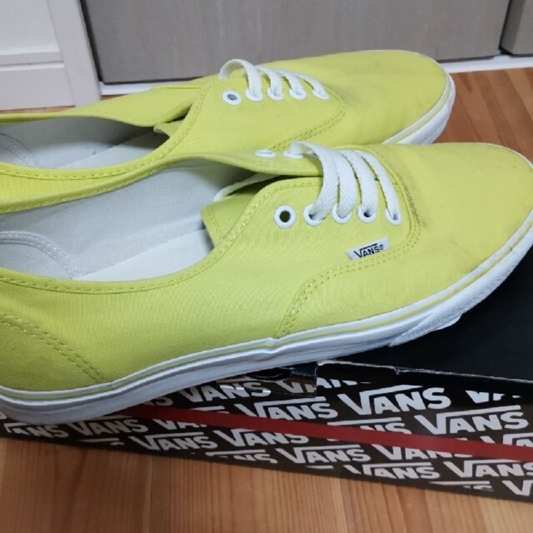 VANS(ヴァンズ)の【jpwdt様専用】VANS Authentic イエロー29cm メンズの靴/シューズ(スニーカー)の商品写真