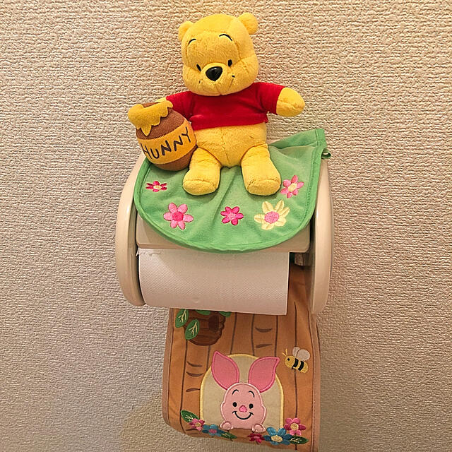 くまのプーさん(クマノプーサン)のトイレットペーパーホルダー　くまのプーさん　ディズニー　カバー エンタメ/ホビーのおもちゃ/ぬいぐるみ(キャラクターグッズ)の商品写真