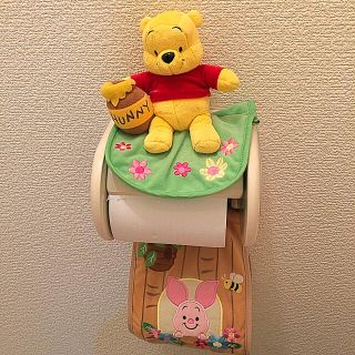 クマノプーサン(くまのプーさん)のトイレットペーパーホルダー　くまのプーさん　ディズニー　カバー(キャラクターグッズ)