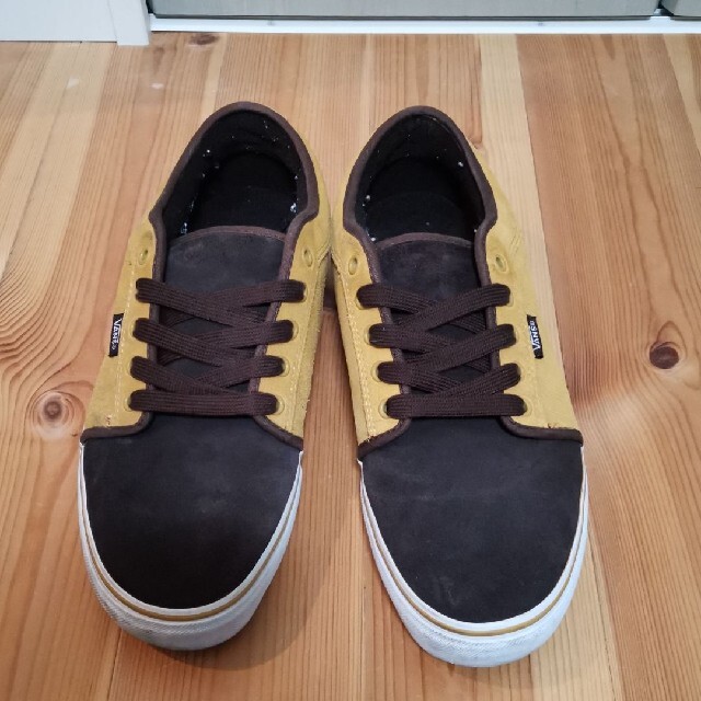 VANS(ヴァンズ)の【早い者勝ち値引きUSED】VANS Chukka Low イエローブラウン29 メンズの靴/シューズ(スニーカー)の商品写真