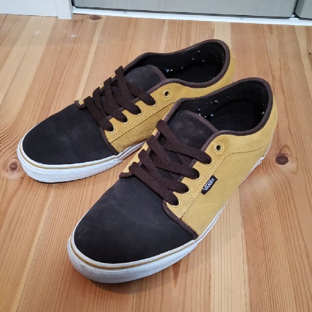 VANS(ヴァンズ)の【早い者勝ち値引きUSED】VANS Chukka Low イエローブラウン29 メンズの靴/シューズ(スニーカー)の商品写真