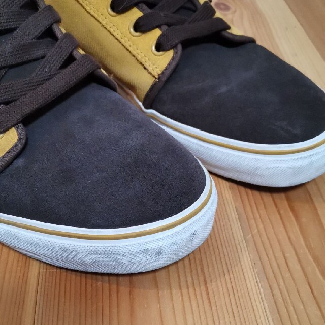 VANS(ヴァンズ)の【早い者勝ち値引きUSED】VANS Chukka Low イエローブラウン29 メンズの靴/シューズ(スニーカー)の商品写真