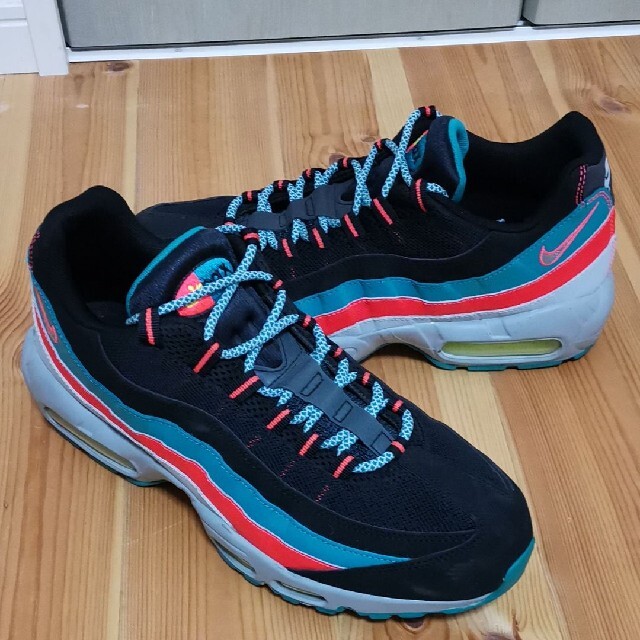 ジェフローリー【早い者勝ち値引き】NIKE AIR MAX 95 essential 30cm