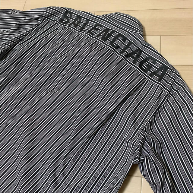 BALENCIAGA ストライプロゴシャツ