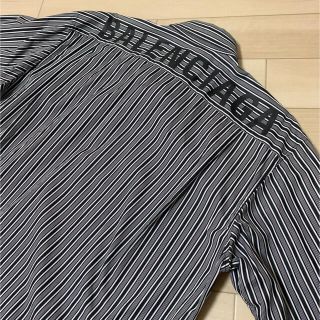 バレンシアガ(Balenciaga)のBALENCIAGA ストライプロゴシャツ(シャツ)