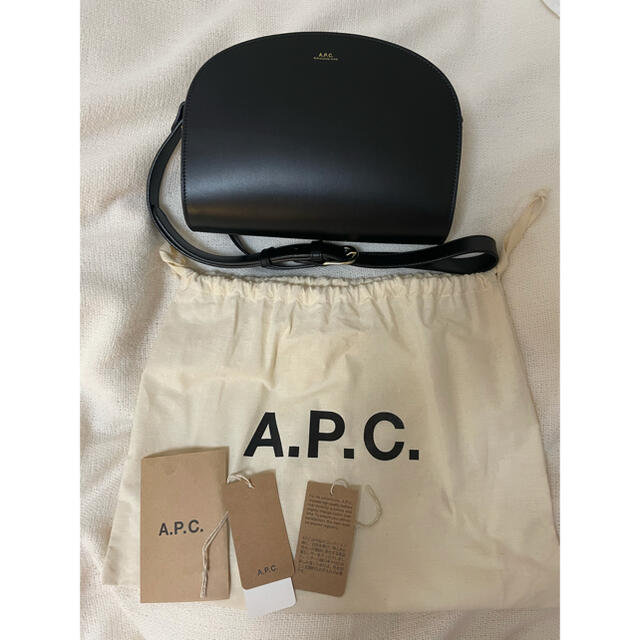 A.P.C ハーフムーン 1