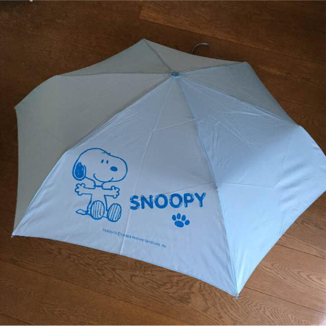 PEANUTS(ピーナッツ)の新品同様！SNOOPY♡折り畳み傘 レディースのファッション小物(傘)の商品写真