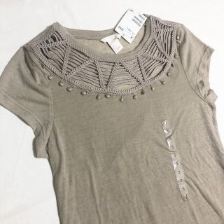 ザラ(ZARA)の新品タグ付き 鎖骨透けお洒落デザインベージュ (Tシャツ(半袖/袖なし))