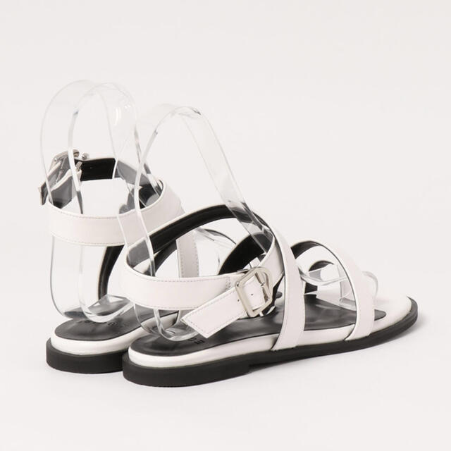EGOIST(エゴイスト)のクロスストラップフラットサンダル レディースの靴/シューズ(サンダル)の商品写真
