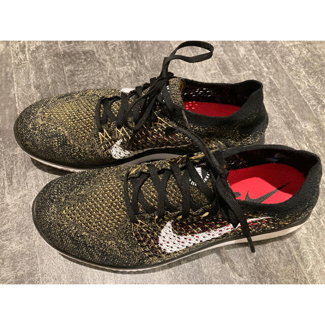 NIKE(ナイキ)のNIKE FLYKNIT FREE RUN メンズの靴/シューズ(スニーカー)の商品写真