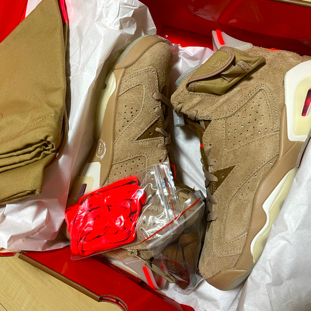 NIKE(ナイキ)のNIKE  Travis Scott AIR JORDAN 6 RETRO 新品 レディースの靴/シューズ(スニーカー)の商品写真