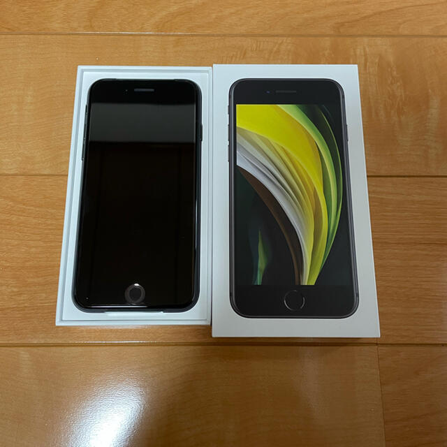 完璧 - iPhone 新品 ブラック 64GB 本体 SE2 iphone SIMフリー スマートフォン本体
