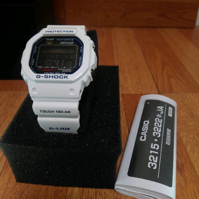 G-SHOCK(ジーショック)の G-SHOCKG-LIDE 電波ソーラーホワイト GWX-5600C-7JF  メンズの時計(腕時計(デジタル))の商品写真