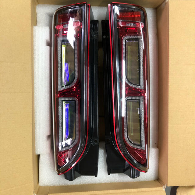 ハイエース　200系　LEDテールランプ　コプラス PLATINUM 美品！