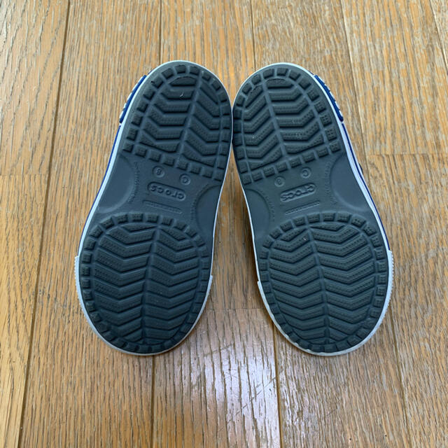 crocs(クロックス)のクロックス　サンダル　C8(15.5cm)グレー キッズ/ベビー/マタニティのキッズ靴/シューズ(15cm~)(サンダル)の商品写真