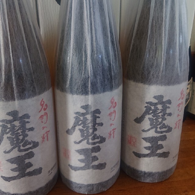 サントリー ウイスキー角瓶 700ml 12本1ケース サントリー ウイスキー角瓶 700ml 12本1ケース