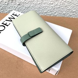 ロエベ(LOEWE)の新品 ロエベ バーティカル ウォレット ラージ (財布)