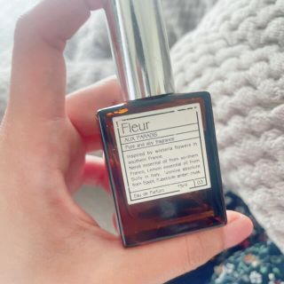 オゥパラディ(AUX PARADIS)のAUX PARADIS フルール 15ml(香水(女性用))