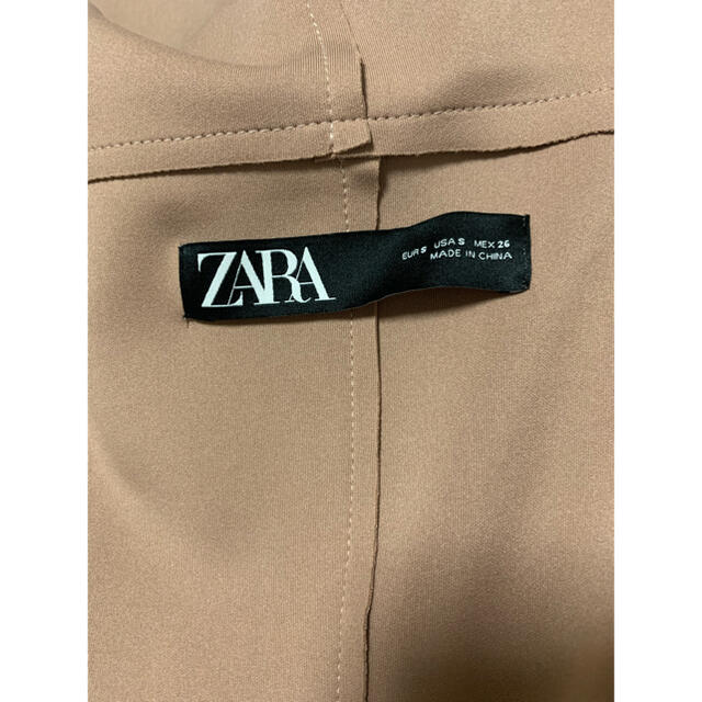 ZARA(ザラ)のZARA ガウンコート スエード生地 着画有り レディースのジャケット/アウター(ガウンコート)の商品写真