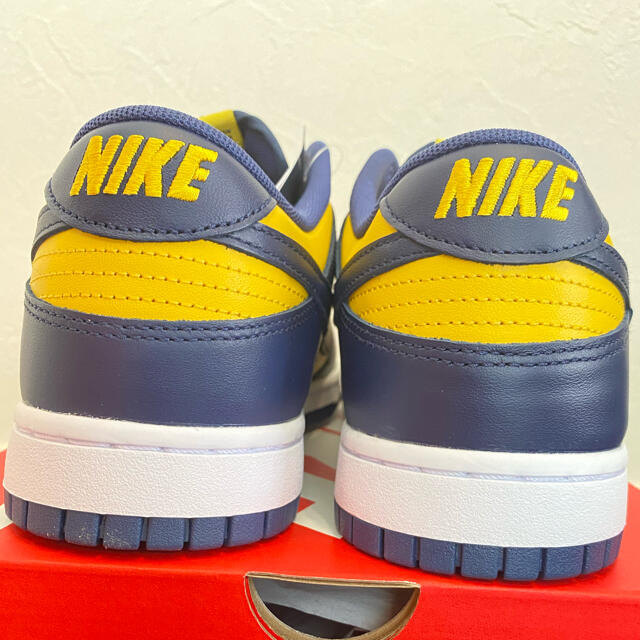 NIKE(ナイキ)のNIKE DUNK LOW Michigan(2021)国内正規品 メンズの靴/シューズ(スニーカー)の商品写真