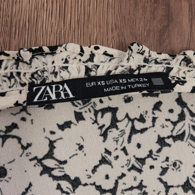 ZARA(ザラ)のZARA プリント柄オーバーサイズワンピース レディースのワンピース(ロングワンピース/マキシワンピース)の商品写真