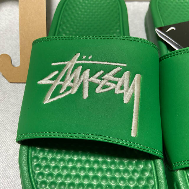 STUSSY(ステューシー)のナイキ×ストゥーシー　NIKE×STUSSYベナッシサンダル緑　新品未使用！ メンズの靴/シューズ(サンダル)の商品写真